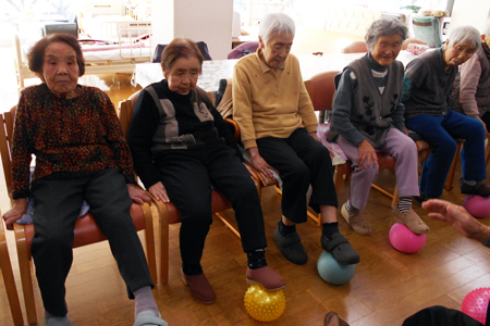白扇閣 清水区 興津 特別養護 老人ホーム はくせんかく ホームヘルパー 介護 福祉 介護福祉士 要請 スクール 興津川 採用 ショートステイ デイサービス 居宅介護 支援 地域包括センター 清承会 駿府病院 施設 年寄り 老人 入居 資格 求人 募集 きれい 親切 丁寧 安心 働きやすい 地元 清水 静岡 スタッフ